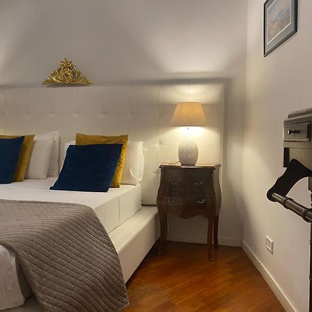 Realpartenope B&B 284 Napels Buitenkant foto